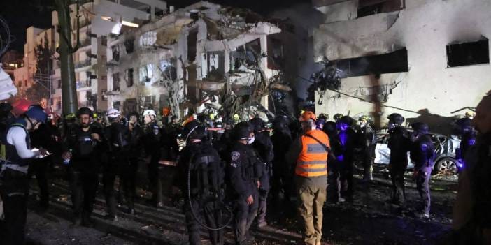 İran’dan misilleme! Tel Aviv füzeyle vuruldu: 1 ölü