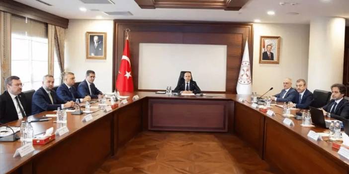 Ekonomi yönetiminden savaş mesaisi: Yakından izliyoruz, gerektiğinde tedbir alacağız