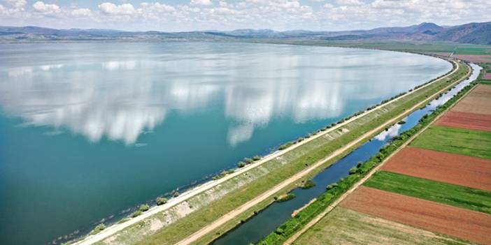 Şiddetli kuraklığın ardından taşkınlar tarihi seviyeye ulaştı: Mezarlıklar sular altında kaldı