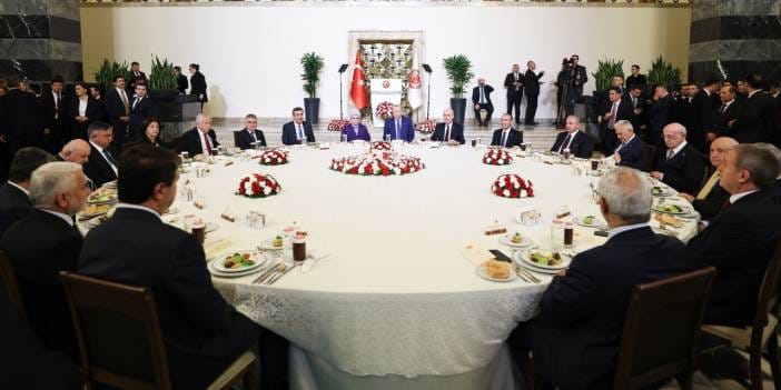 Meclis'teki ultra lüks iftar menüsü gören bir daha baktı! Keşkek yatağında antrikot...