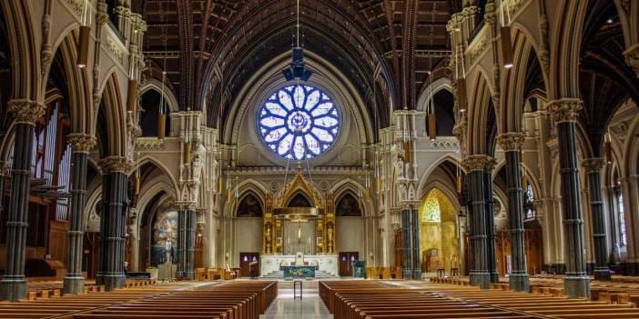 İstismarcı rahipleri cezalandırmak yerine "transfer" etmişler!