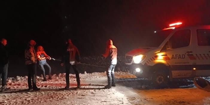 Tipide mahsur kalan aileye saatler sonra ulaşıldı
