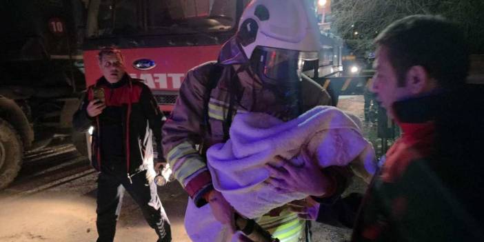 Hatay'da 5 katlı binada yangın! 30 kişi tahliye edildi