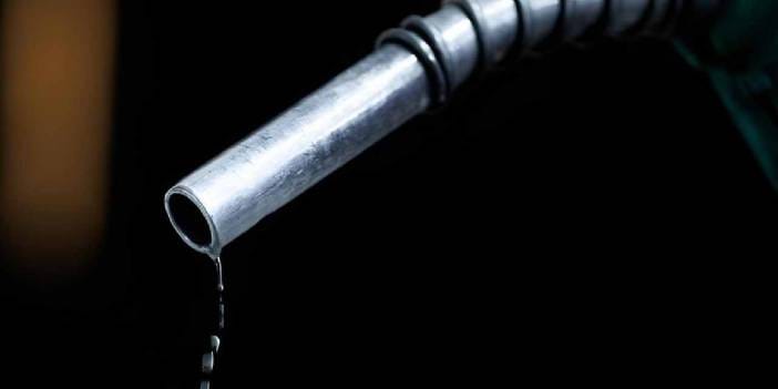 Hürmüz'de sevkiyat tıkandı, ABD'de akaryakıt alev aldı