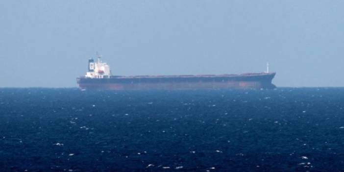 Hayalet olup Hürmüz’den geçti: Yunan tankerinden inanılmaz taktik
