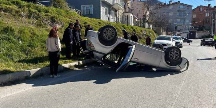 Kütahya’da otomobil takla atıp ters döndü: Sürücü yaralandı
