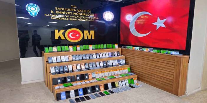 Araç tamponuna gizlenmiş 280 kaçak telefon ele geçirildi