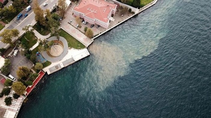 Depremin ardından İstanbul Boğazı'na dikkat çeken çamur akışı