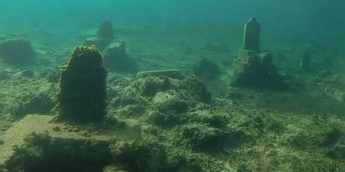 Diyarbakır'da su altında 2 bin 400 yıllık türbe bulundu