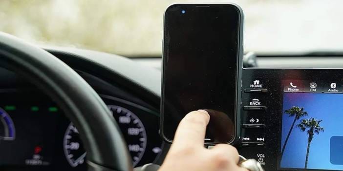 Bakan Çiftçi açıkladı: Multimedya ve telefon tutucuya şimdilik ceza yok