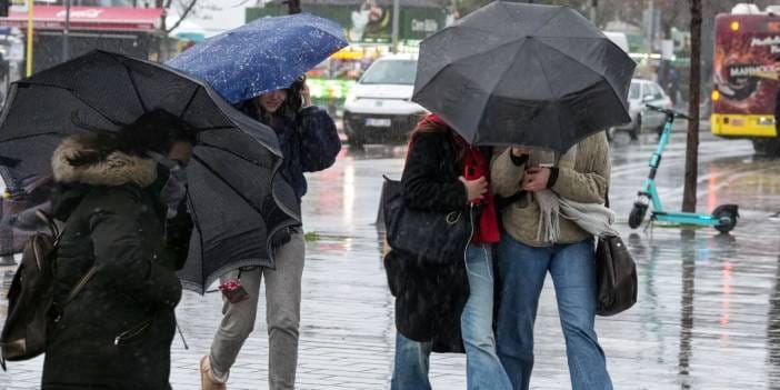 Bayram planı yapanlar dikkat! İstanbul ile Ankara'yı sağanak ve fırtına vuracak