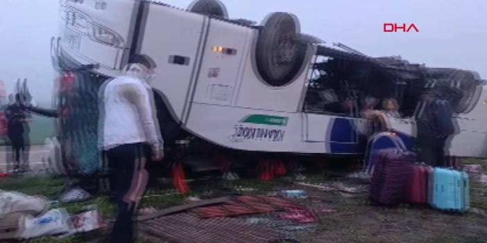 Son Dakika | Bayram sabahı feci kaza! Otobüs takla atıp paramparça oldu... İki ölü 20 yaralı