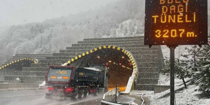 Bolu Dağı’nda kar alarmı: Gece başladı ortalık beyaza büründü