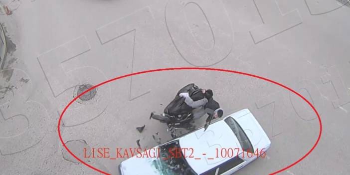 Kavşakta dönüş yapan otomobile yandan çarptı: Kaza anı kamerada