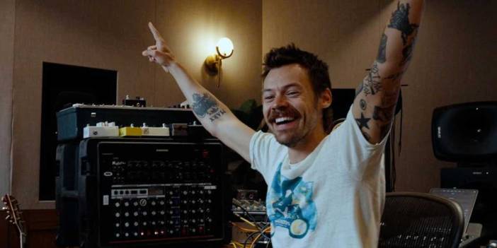 Cristiano Ronaldo ve Lady Gaga’nın izinde! Ünlü şarkıcı 1 milyonu gözden çıkardı