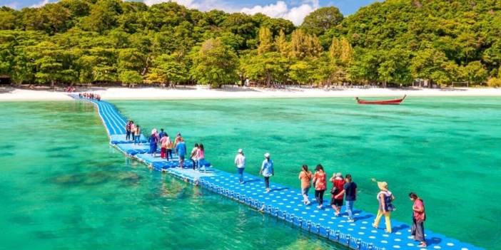 Ünlü adalardan apar topar kaçtılar: Artık Doğu'ya gidiyorlar