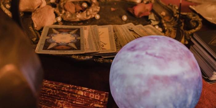 Kız arkadaşına büyü yaptırmak istedi hayatının şokunu yaşadı! Neyi var neyi yok gitti