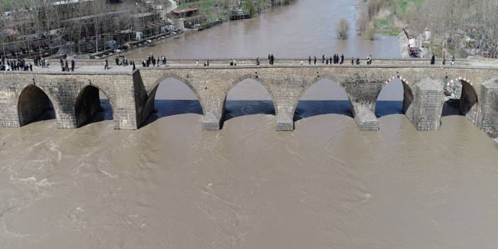 3 günlük yağmur kuraklığı kırdı: Balıklar bile tehlikedeydi!