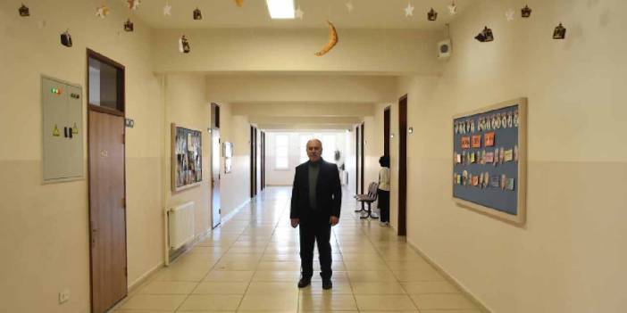 Mezun olduğu okula 43 yıl sonra müdür oldu