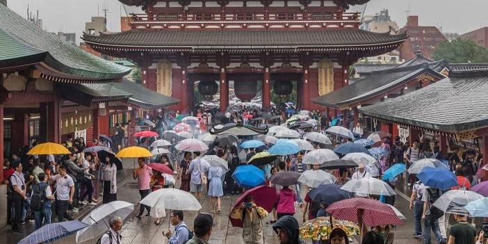 Milyonlarca turist akın etti: Gelmesinler diye zam yapıp vergi koydular