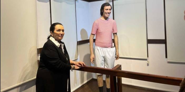 Gül Sunal görünce gözyaşlarını tutamadı: İlk defa görüyorum