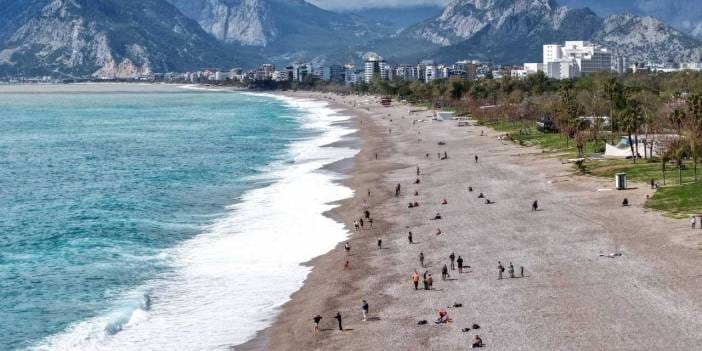 Bir günde mevsim değişti! Güneşi gören sahile koştu