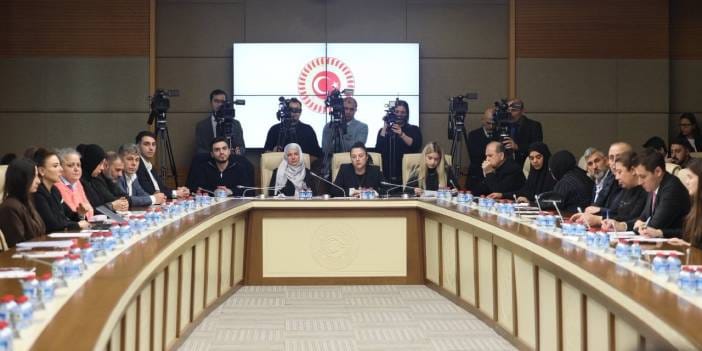 Meclis'te 'SSÇ mağduru' aileler yaşadıklarını gözyaşlarıyla anlattı! "Toprak altındaki çocuklarımızın hakkı ne olacak"