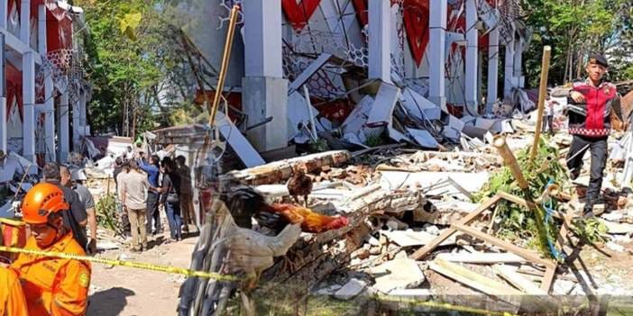 Endonezya'da 7.4 büyüklüğünde deprem oldu tek bir kişinin burnu kanamadı! Yıkımın görüntüleri ortaya çıktı