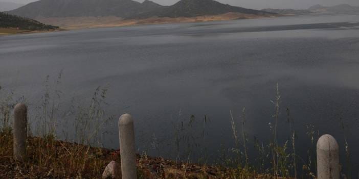 Kuraklıkta ortaya çıkan köprü ayakları yeniden sular altında kaldı