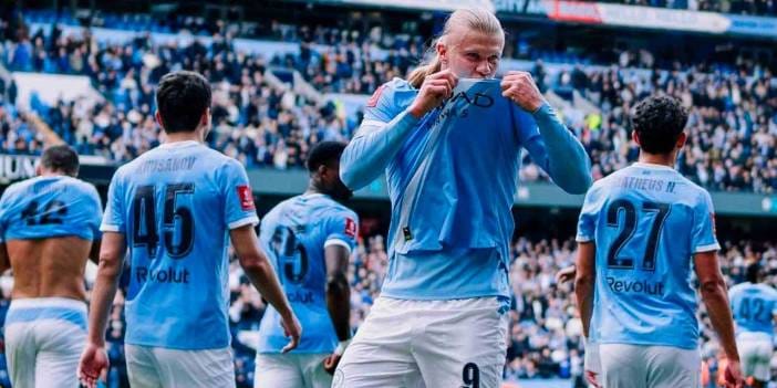 Manchester City Liverpool'u dağıttı