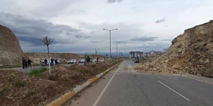 Batman'da üniversite yolunda heyelan!