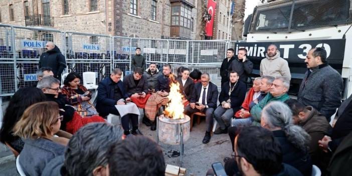 İzmir'de Meslek Fabrika nöbeti ikinci gününde! Cemil Tugay'dan nöbet sabahı ilk mesaj
