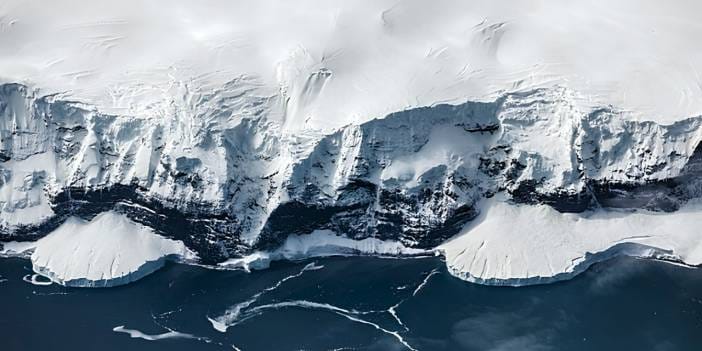 Uzmanlar uyardı: Buzulların altındaki dev altın yatakları için savaşacaklar