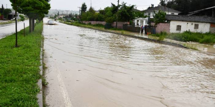 Son Dakika | İçişleri 'tedbir alın' diyerek açıkladı! Bu illerde sel ve su baskını riski var