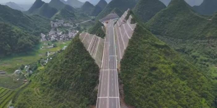 2 dakika için koca dağları ortadan ikiye yardılar: Artık etrafından dolaşmıyorlar