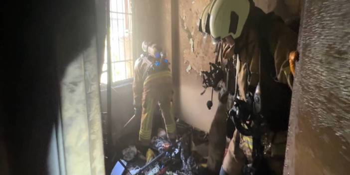 Yatakta içtiği sigara evini perişan etti