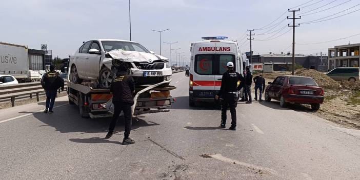 Bursa'da 4 araç birbirine girdi: Biri 2 yaşında 5 yaralı!