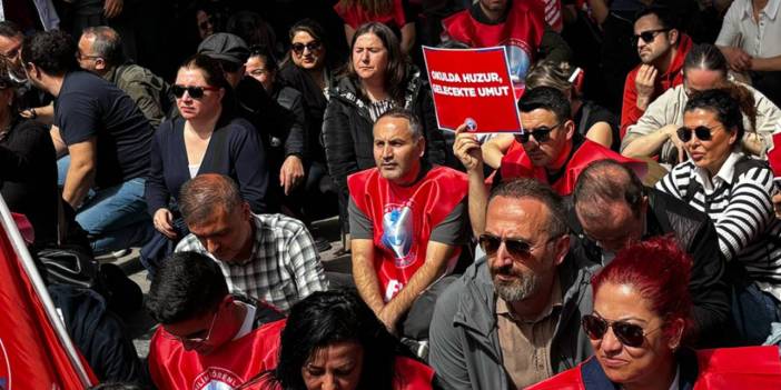Şanlıurfa'daki okul saldırısı sonrası öğretmenler ayakta: MEB önünde oturma eylemi!