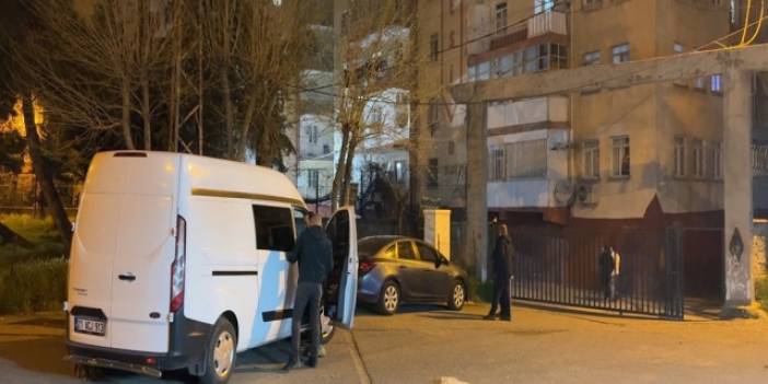 Diyarbakır’da silahlı erkek dehşeti: Eşini öldürdü kızını ağır yaraladı