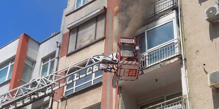 Görme engelli adam yangından kıl payı kurtarıldı