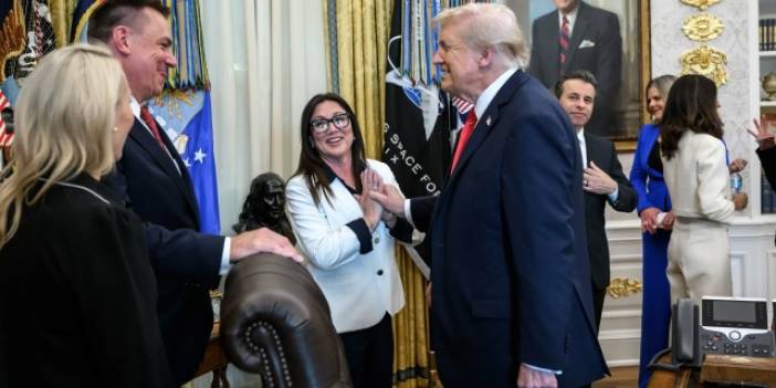 Trump yönetiminde şok istifa