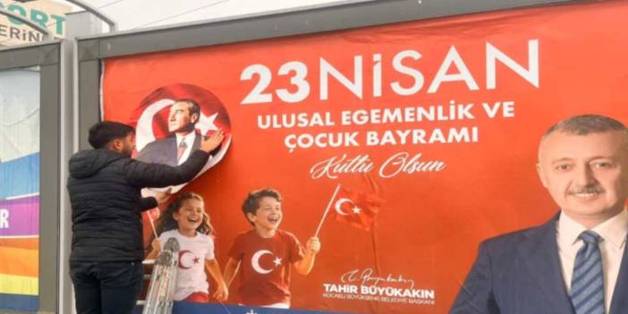 AKP'li başkanın Atatürksüz 23 Nisan afişine CHP'li gençlerden müdahale!