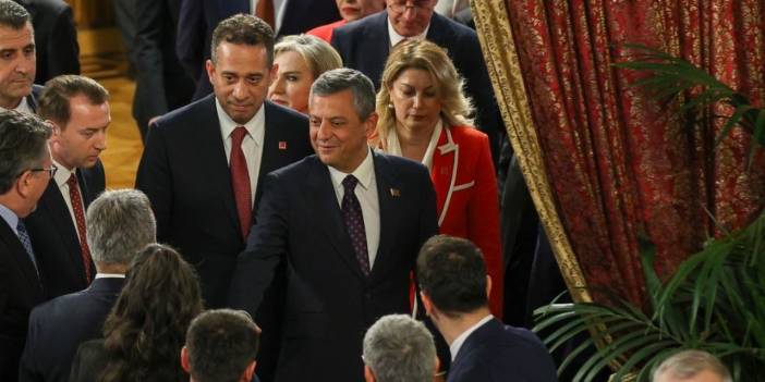 Erdoğan'a "padişah" benzetmesine Özel'den "Rejimle ilgili endişemiz boşa değil" çıkışı