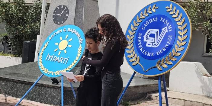 Ortaokul öğrencisinden duygulandıran 23 Nisan sözleri: "Korkuyoruz Atam, bizi koruyamayan büyükleri sana şikâyet ediyorum"