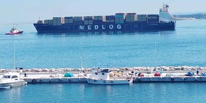 Çanakkale Boğazı'nda arızalanan gemi güvenli bölgeye demirletildi