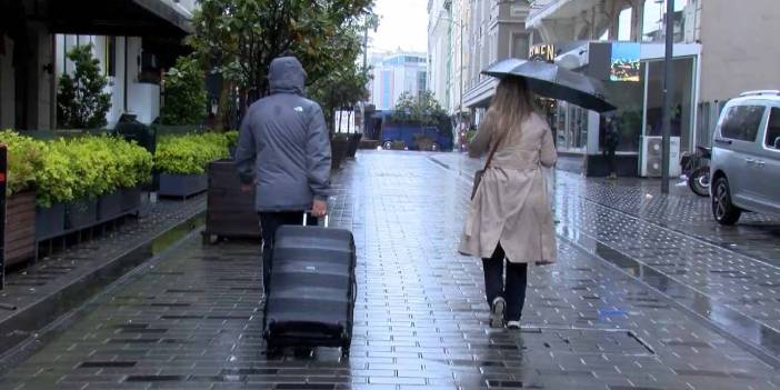 Turistlerin İstanbul imtihanı: Valizleriyle yürüdüler