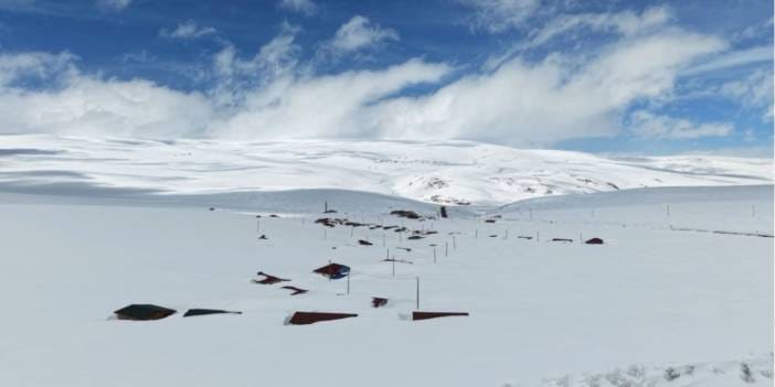 Mayıs'ın ilk günü Bilbilan'da 2 metre, Uludağ'da 45 santimetre kar yağdı