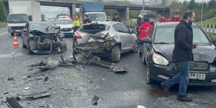 Esenler'de zincirleme kaza: 4 araç birbirine girdi