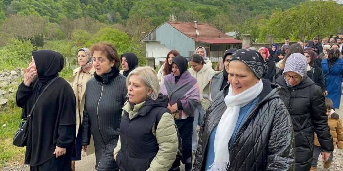Kızanlık sakinler, AKP'li İnci'ye ait taş ocağının yeniden açılmaması için yürüdü!