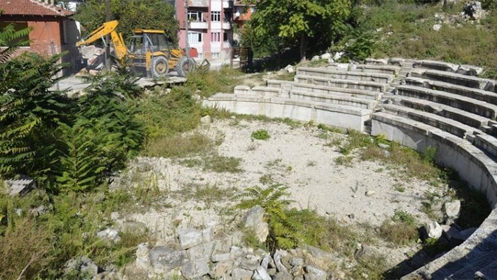 Kırklareli Vize Antik Kenti’ndeki antik tiyatro büyük tehlike altında